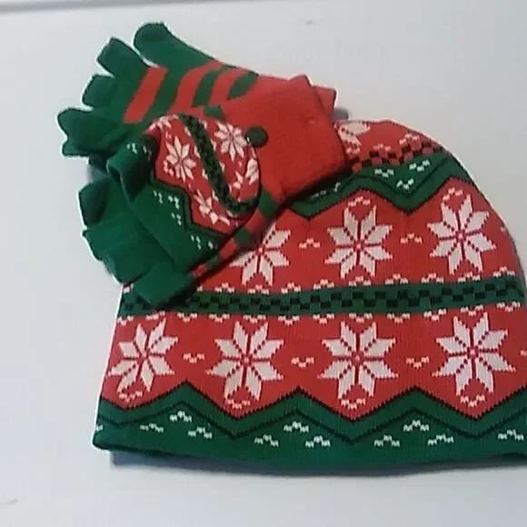 Christmas Mitten and Hat Set - Picture 1 of 4